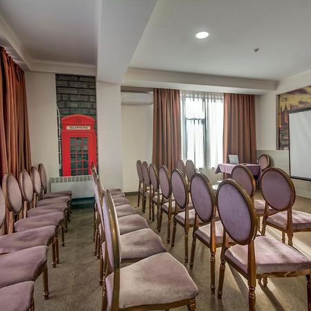 Hotel Bridges Bishkek Ngoại thất bức ảnh