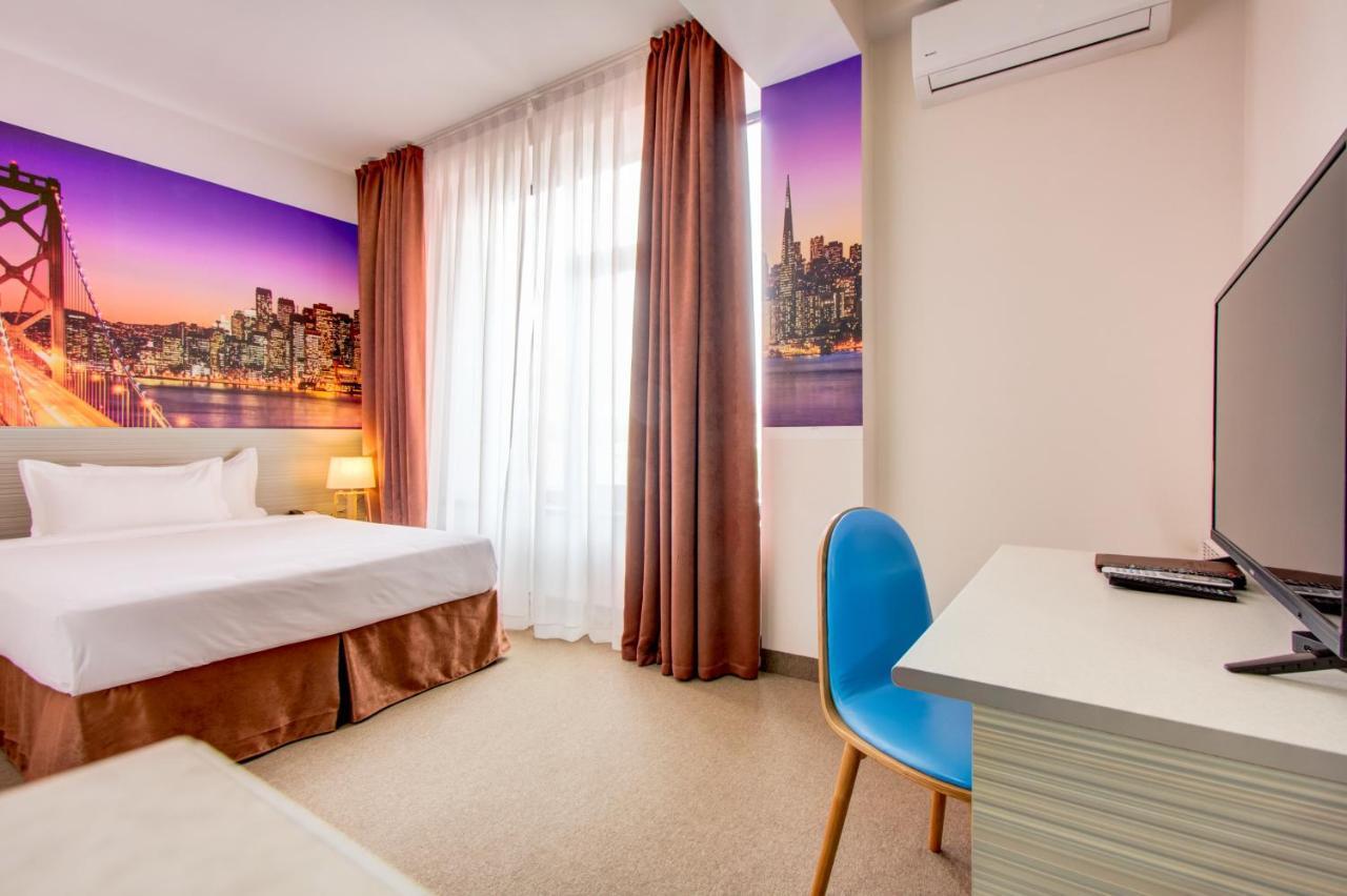 Hotel Bridges Bishkek Ngoại thất bức ảnh