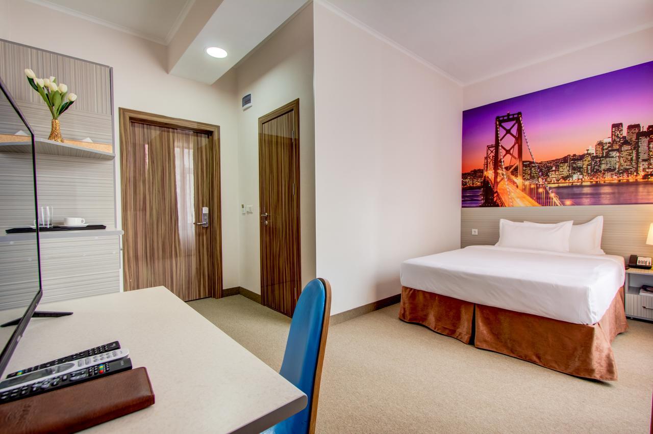 Hotel Bridges Bishkek Ngoại thất bức ảnh