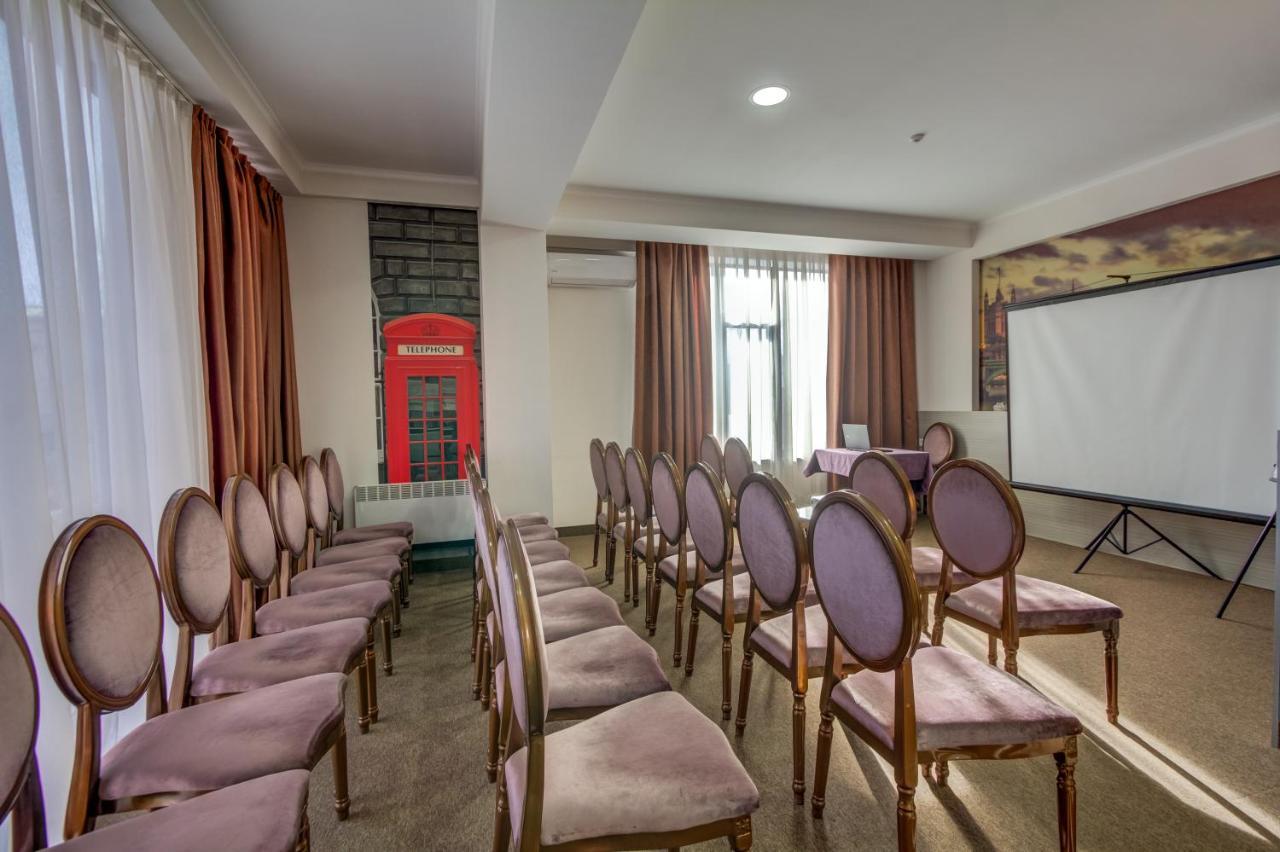 Hotel Bridges Bishkek Ngoại thất bức ảnh